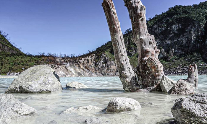 danau vulkanik kawah putih ciwidey
